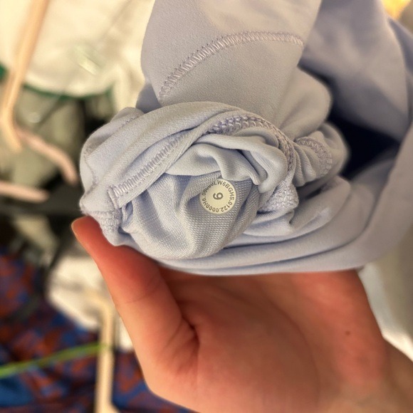 Pastel blue lululemon 21” align leggings size 6 NWOT - Picture 2 of 3